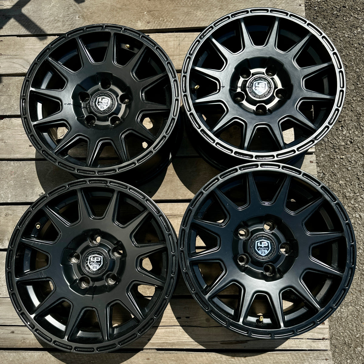 Set of 4 LP Aventure wheels - LP1 - 15x7 ET15 5x114.3 - Matte Black